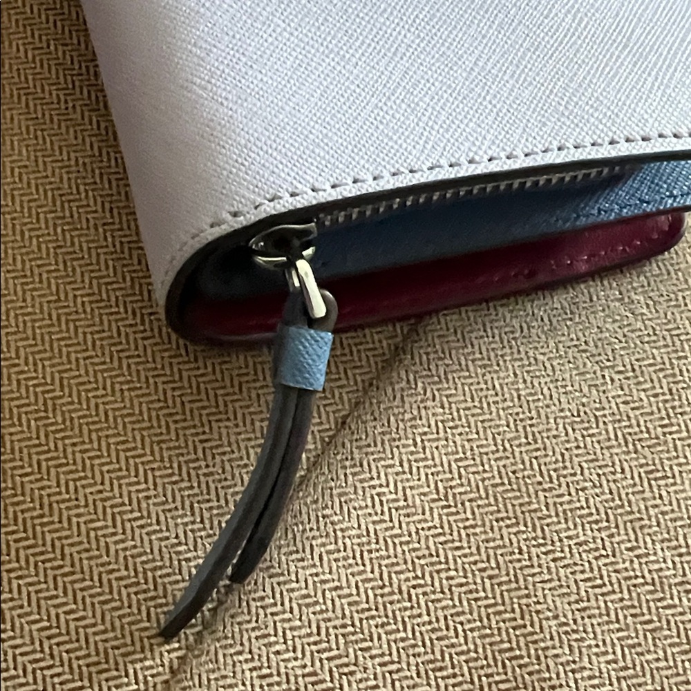Kate Spade Blue and White Wallet - Picture 10 of 10